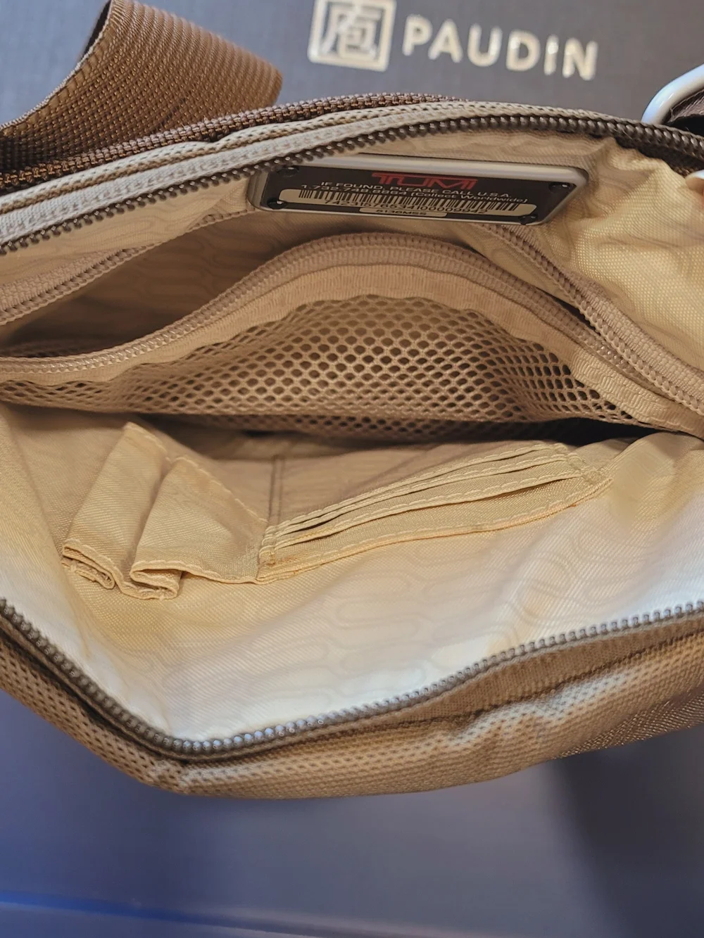Tumi olive green